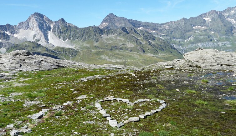 herz aus steinen bei falschnaljoch