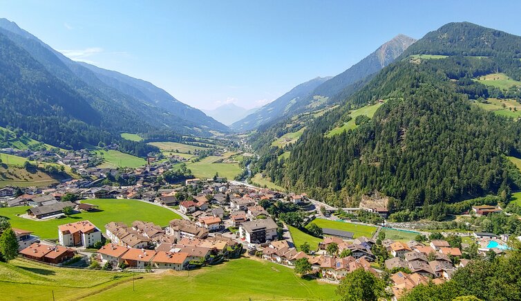 passeiertal st leonhard in passeier von jaufenstrasse aus gesehen