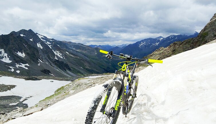 mountainbike tour pfossental schnee