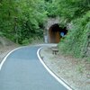 An der Strecke befinden sich einige Tunnels, die aus der Zeit stammen, als hier noch die &Uuml;beretscher Eisenbahn fuhr. Foto: AT, &copy; Peer