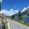 Unser Spazierweg ist auch gleichzeitig Fahrradweg. Daher hei&szlig;t es f&uuml;r Radfahrer und Spazierg&auml;nger, gegenseitig auf die anderen R&uuml;cksicht zu nehmen und nicht die gesamte Wegbreite zu beanspruchen. Foto: AT, &copy; Peer