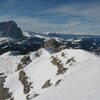 Langkofel und Schlern stechen hier besonders ins Auge. Foto: BS, &copy; Peer
