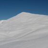 Der Gro&szlig;e Jaufen ist eine unscheinbare Erhebung in den Pragser Dolomiten, der sch&ouml;nes und relativ flaches Skigel&auml;nde bietet. Foto: BS, &copy; Peer