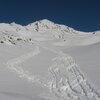 &Uuml;ber eine Mulde und m&auml;&szlig;ig steiles Gel&auml;nde geht es auf das Planaler Loch am Fu&szlig;e der Valvellscharte zu. Foto: BS, &copy; Peer