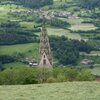 Der Kirchturm von Villanders liegt nun auch schon zu unseren F&uuml;&szlig;en - hier haben die Bauern bereits Heu gem&auml;ht. Foto: BS, &copy; Peer
