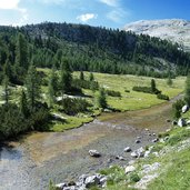 vigilbach im fanesgebiet nahe lavarella huette