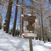 wegweiser wanderwege winter vigiljoch