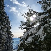 winter sonne schnee vigiljoch talblick