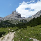 RS C wanderweg dahinter piz taibun conturines