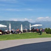 perdonig gasthof lipp blick auf bozen