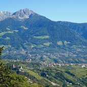 RS blick auf schloss tirol und dorf tirol