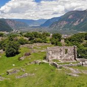 dji Castelfeder Ruine Barbara Kapelle Blick nach Bozen