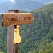 steinegg erdpyramiden schild pyramidenweg