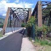 alte eisenbahn bruecke radweg eisacktal