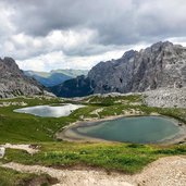 huettenwanderung im drei zinnen gebiet boedenseen