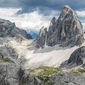 huettenwanderung im drei zinnen gebiet zwoelferkofel cima dodici croda dei toni