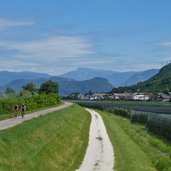 etsch radweg bei laag laghetti ciclabile