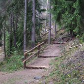 weg zum oberen wasserfall stufen