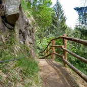 weg erneuert zum oberen wasserfall