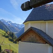 glaiten herbststimmung bei kirche