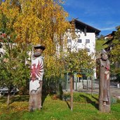 st leonhard passeier holzfiguren am platz andreas hofer