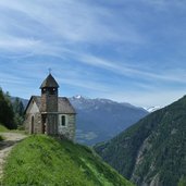 wald hof kapelle am mhw eingang schnalstal