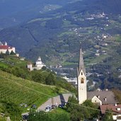 abfahrt villanders klausen dahinter kloster saeben