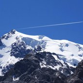 ortler hauptgipfel und flugzeug