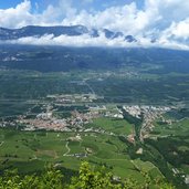 aussicht kanzel blick auf neumarkt dorf mazon und vill egna e villa