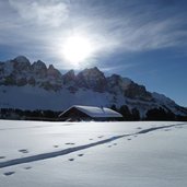 gegenlicht schnee huette und aferer geisler