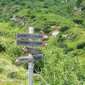 wegweiser weg und bei stierbergalm proveis