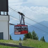 hirzer seilbahn bei bergstation