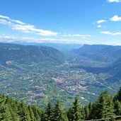 mutkopf blick auf dorf tirol meran etschtal