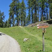 wanderweg von kuehhof zum latzfonser kreuz