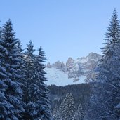 obereggen unterer parkplatz winter blick auf latemar