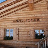 messner joch huette unter rosengarten winter skigebiet carezza oberhalb frommeralm