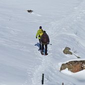 schneeschuhwanderer bei laugenalm ciaspole