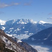 st martin im kofel winter blick richtung sarntaler alpen