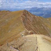 abstieg gablersteig zwischen grosser und kleiner gabler und aussicht nach nord fr