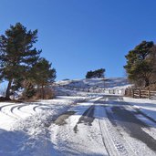 strasse nach st martin im kofel weg nr winter