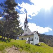 weg bei kirche sacun st jakob groeden