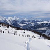 eggergrubalm stuls winter aussicht auf stuller mahder und sarntaler alpen und texelgruppe