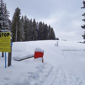 forstweg zur liegalm winter deutschnofen kreuzung loipen