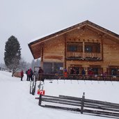 liegalm deutschnofen winter es schneit