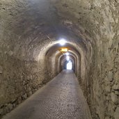 tunnel bei schloss tirol