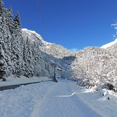 ridnaun winter strasse und weg zum bergwerk talschluss