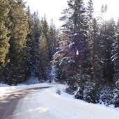 strasse von pemmern nach gissmann ritten winter