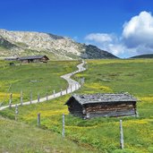 villanderer alm wanderweg nr zum totenkirchl