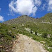 weg zur penauder alm und wand der wiegenspitze fr