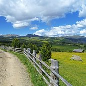 weg nr villanderer alm zum moar in plun